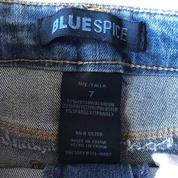 Cute Denim Skirt - Picture 3 of 3